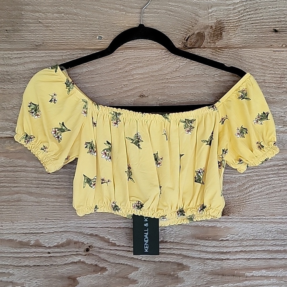 Ardene x Kendall & Kylie Size Medium Yellow Floral Printed Crop Top NWT